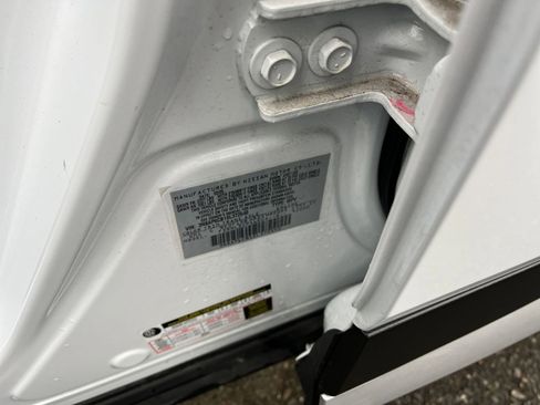 Used 2025 Nissan Kicks SV image 29