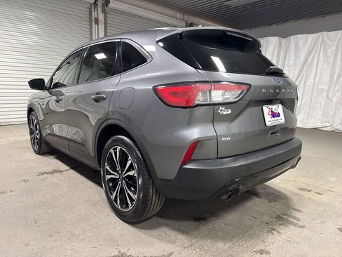 Used 2022 Ford Escape SE w/ SE Sport Appearance Package FWD image 5