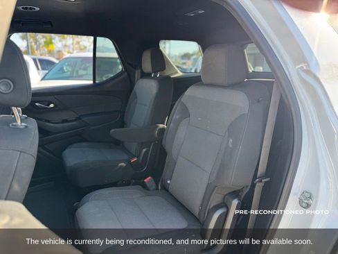 Used 2023 Chevrolet Traverse LT FWD image 12