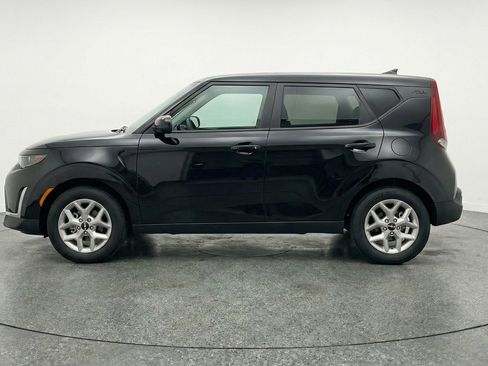 Used 2025 Kia Soul LX w/ LX Technology Package image 5