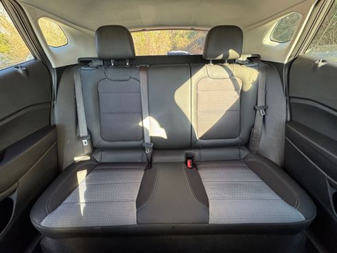 Used 2025 Chevrolet Trax LT image 33