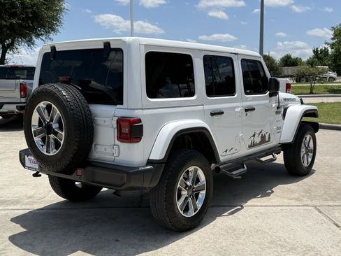 Used 2020 Jeep Wrangler Unlimited Sahara AWD/4WD image 5