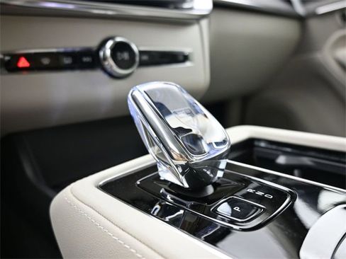 New 2026 Volvo XC90 B6 Ultra image 12