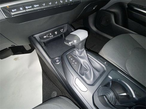 Used 2025 Kia K4 LX image 20