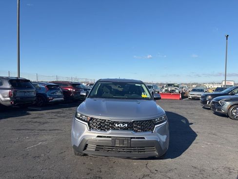 Used 2022 Kia Sorento LX image 8