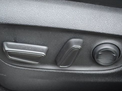 Used 2023 Toyota Highlander XSE image 26