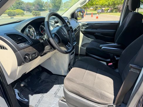 Used 2012 Dodge Grand Caravan SE FWD image 8