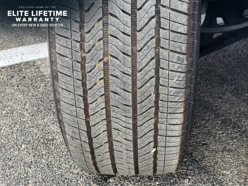 Used 2023 Chevrolet Traverse LS AWD/4WD image 11