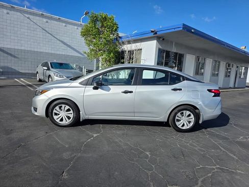 Used 2025 Nissan Versa S w/ Trunk Package FWD image 4