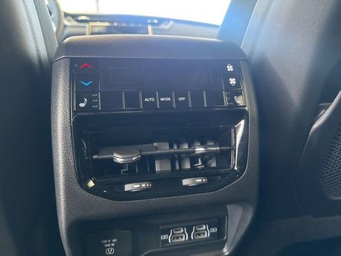 Used 2025 Jeep Grand Cherokee L Limited w/ Luxury Tech Group II image 20