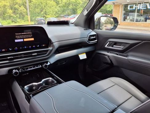 New 2026 Chevrolet Silverado EV LT AWD/4WD image 21