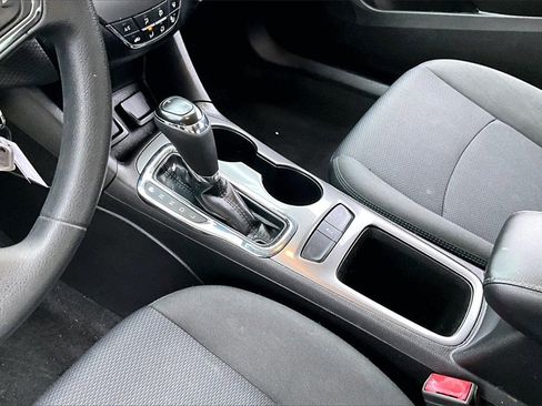Used 2018 Chevrolet Cruze LT image 12