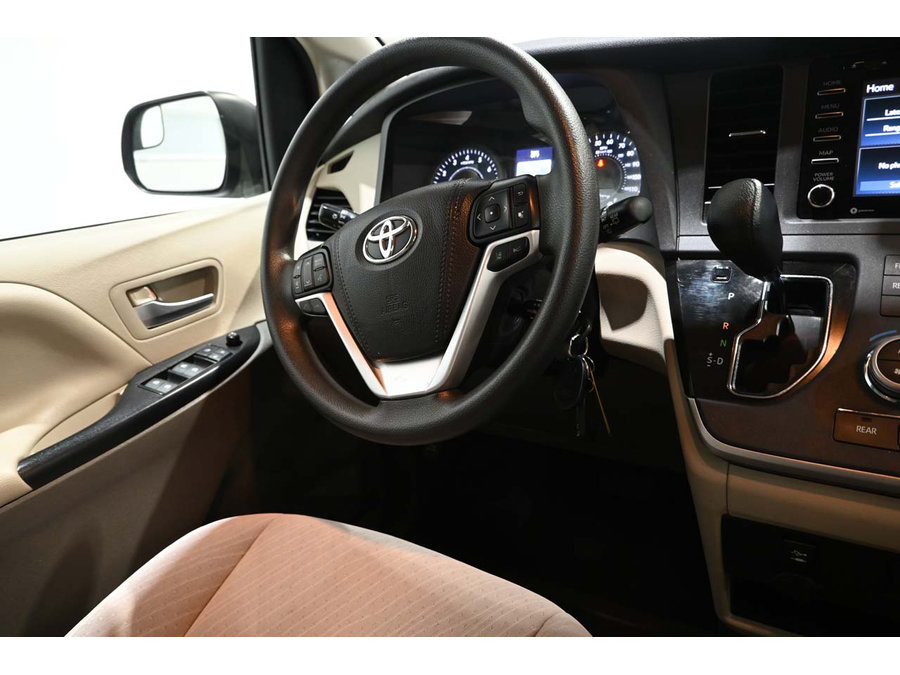 Used 2020 Toyota Sienna LE FWD image 24