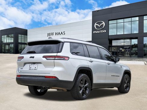 Used 2023 Jeep Grand Cherokee L Laredo AWD/4WD image 3