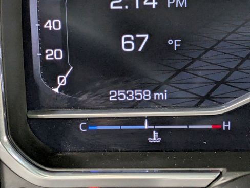 Used 2024 GMC Sierra 1500 AT4 w/ Technology Package image 17