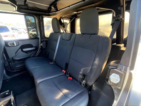 Used 2018 Jeep Wrangler Unlimited Sport S image 19
