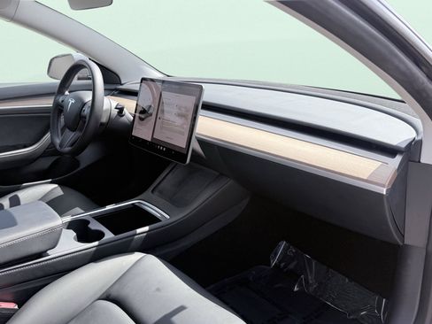 Used 2023 Tesla Model 3 Standard Range RWD image 34