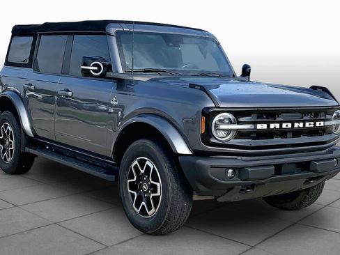 Used 2023 Ford Bronco Outer Banks AWD/4WD image 3