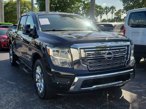 Used 2024 Nissan Titan SV w/ SV Convenience Package AWD/4WD image 2