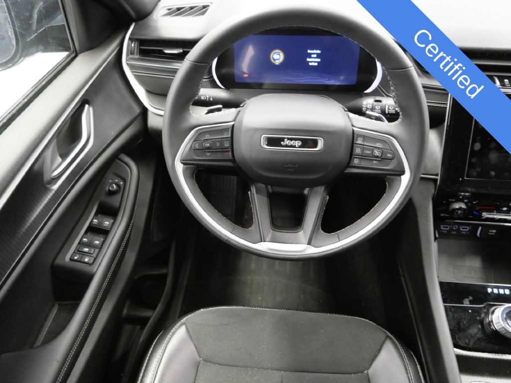 Certified 2024 Jeep Grand Cherokee Altitude AWD/4WD image 17