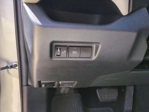 Used 2021 Toyota RAV4 XLE FWD image 13