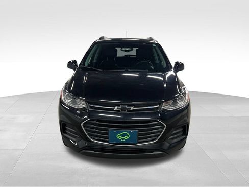 Certified 2022 Chevrolet Trax LT w/ Midnight Edition AWD/4WD image 4