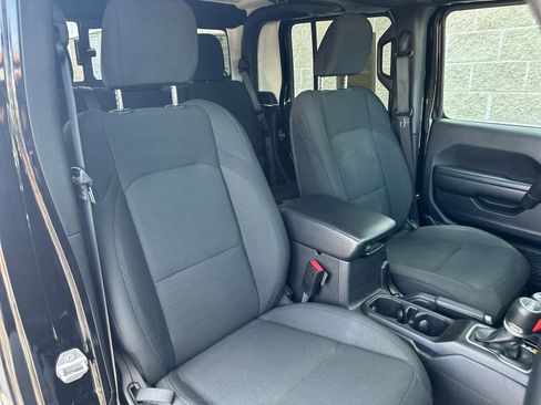 Used 2021 Jeep Gladiator Sport image 13