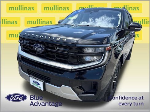 Certified 2025 Ford Expedition Platinum AWD/4WD image 11