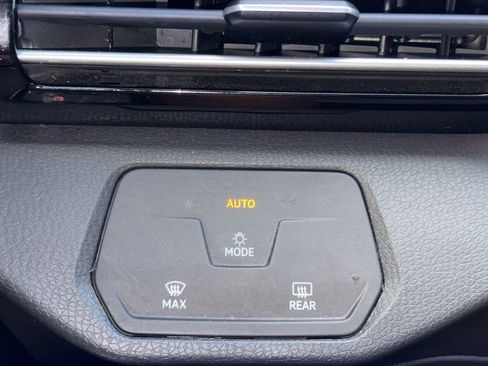 Used 2023 Volkswagen ID.4 Pro RWD image 23