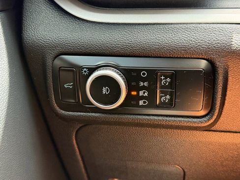 Used 2023 Ford Explorer XLT w/ Equipment Group 202A RWD image 21