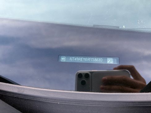 Used 2024 GMC Sierra 2500 Denali w/ Denali Reserve Package image 25