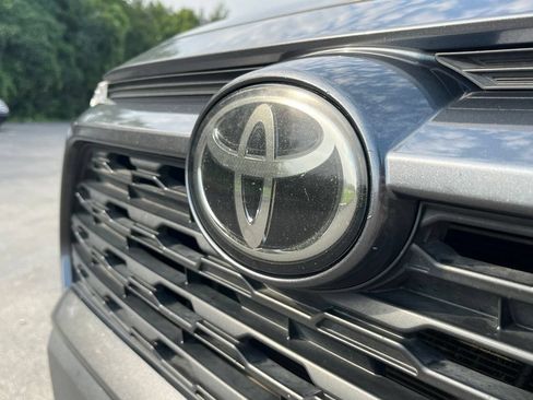 Used 2019 Toyota RAV4 XLE w/ Convenience Package FWD image 4