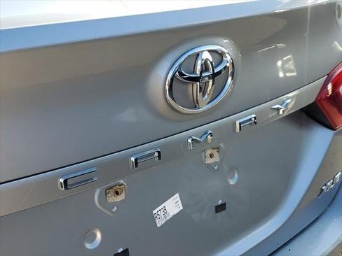 Used 2019 Toyota Camry XLE FWD image 30