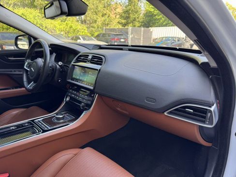 Used 2018 Jaguar XE Portfolio AWD/4WD image 37