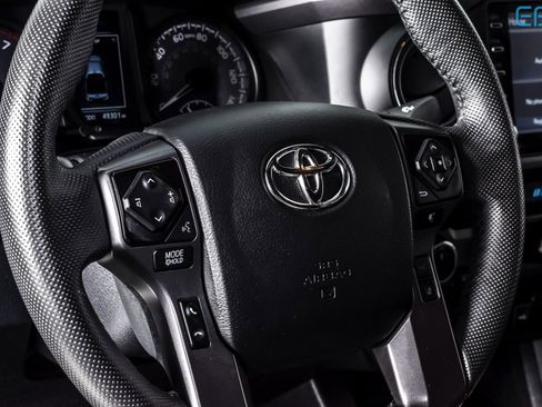 Used 2022 Toyota Tacoma TRD Sport image 17