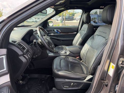 Used 2018 Ford Explorer Platinum AWD/4WD image 16
