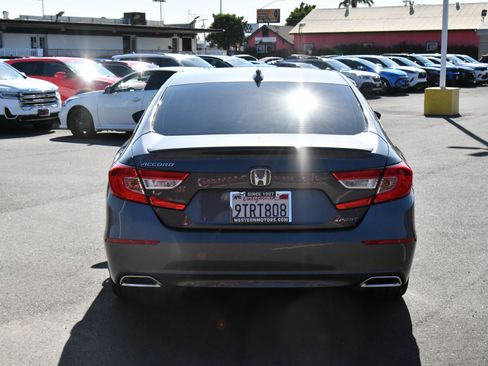 Used 2018 Honda Accord Sport image 7