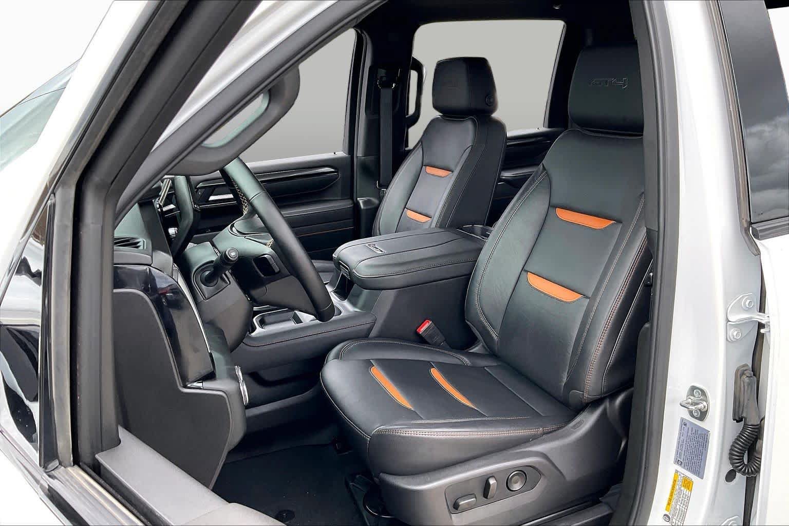 Used 2025 GMC Sierra 2500 AT4 AWD/4WD image 8