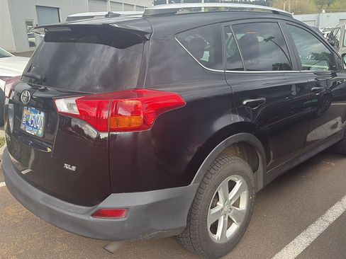 Used 2013 Toyota RAV4 XLE image 20