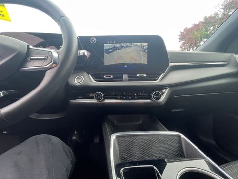 Used 2025 Chevrolet Equinox LT image 17