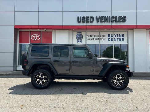 Used 2022 Jeep Wrangler Unlimited Rubicon w/ Dual Top Group AWD/4WD image 7