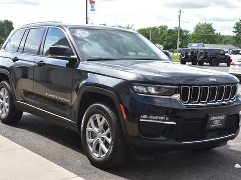 Used 2023 Jeep Grand Cherokee Limited AWD/4WD image 11