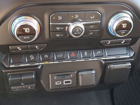 Used 2019 GMC Sierra 1500 SLE w/ SLE Value Package image 18