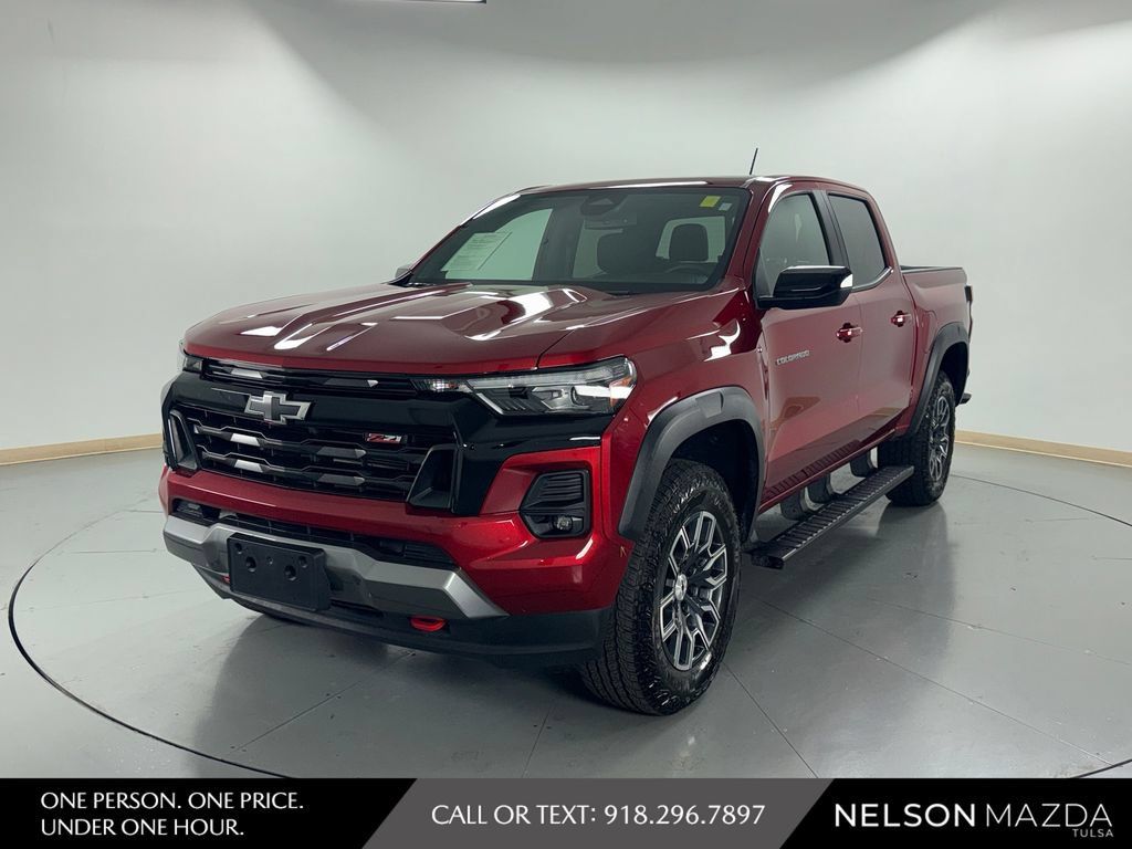 Used 2024 Chevrolet Colorado Z71 w/ Z71 Convenience Package 2 AWD/4WD image 1