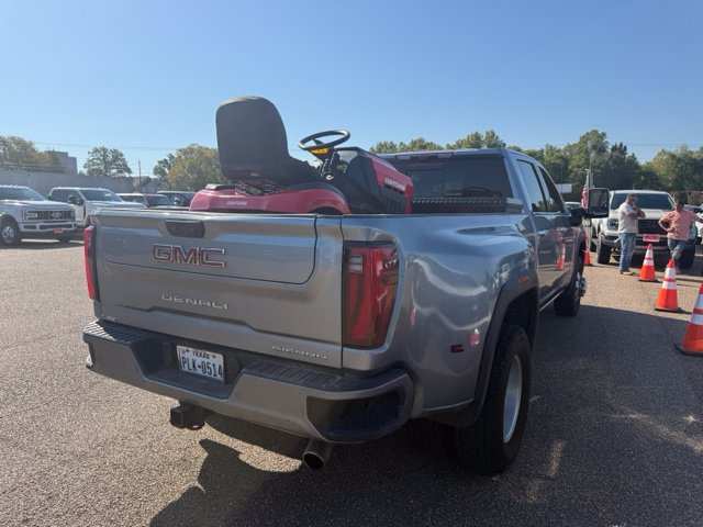 Used 2024 GMC Sierra 3500 Denali w/ Denali Reserve Package AWD/4WD image 9