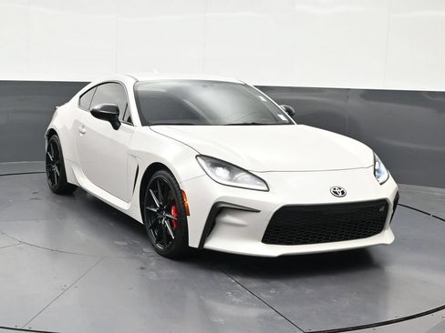 Used 2025 Toyota GR86 Premium w/ Performance Package RWD image 8