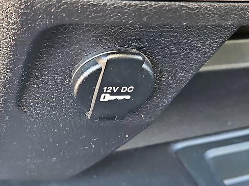 Used 2014 RAM 2500 Tradesman w/ Chrome Appearance Group AWD/4WD image 23