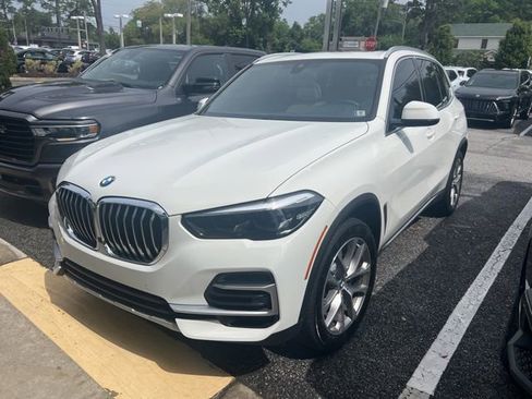 Used 2022 BMW X5 xDrive40i w/ Luxury Seating Package AWD/4WD image 1