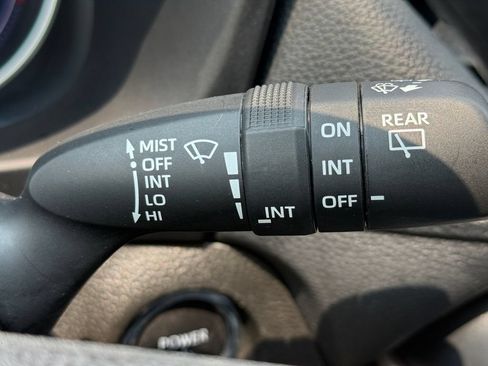 Used 2025 Toyota RAV4 XLE AWD/4WD image 23