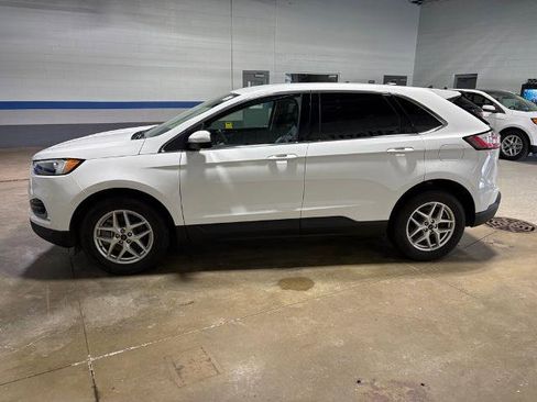 Certified 2024 Ford Edge SEL w/ Convenience Package AWD/4WD image 7